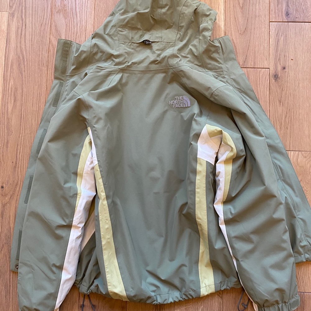 The North Face hyvent green winter jacket small